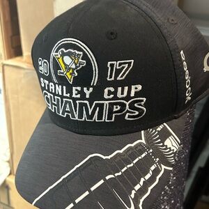 Penguins hat
